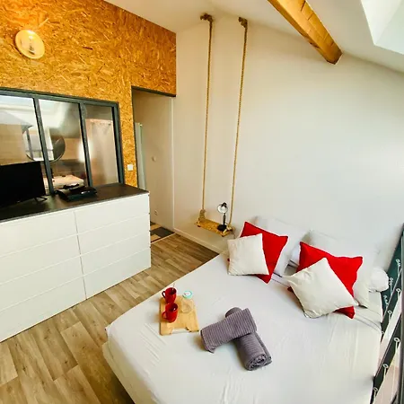 Duplex Industriel - Centre Parking Prive Wifi アパート